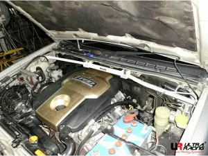 Ultra Racing Isuzu D-MAX (RA) 3.0D 2WD 02-08 UltraRacing 4-Point Front Upper Strutbar (1985), référence TW4-1985