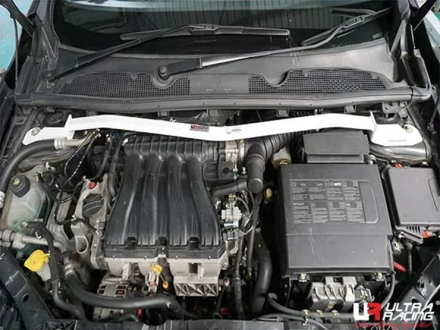 Ultra Racing Renault Fluence 2.0 2WD 09+/Samsung SM3 1.6 09-12 UltraRacing 2-Point Front Upper Strutbar (2238), référence URKR-TW2-2238