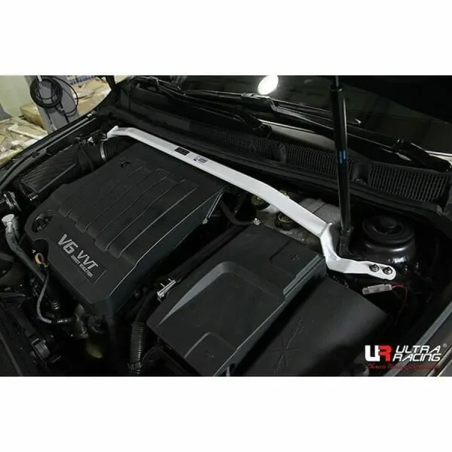 Ultra Racing Chevrolet Alpheon 3.0 2WD 10-16 UltraRacing 2-Point Front Upper Strutbar(2648, référence URKR-TW2-2648