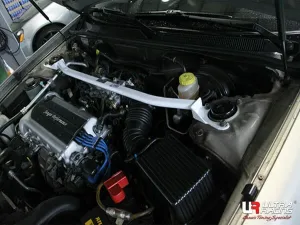 Ultra Racing Renault Samsung SM5 SM520 (KPQ/A32) 2.0 L4 2WD 98-05 UltraRacing 2-Point Front Upper Strutbar (2717), référence URKR-TW2-2717