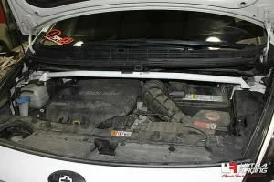 Ultra Racing Kia Carens (RP) 1.7D 2WD 13+ UltraRacing 2-Point Front Upper Strutbar (3016), référence URKR-TW2-3016