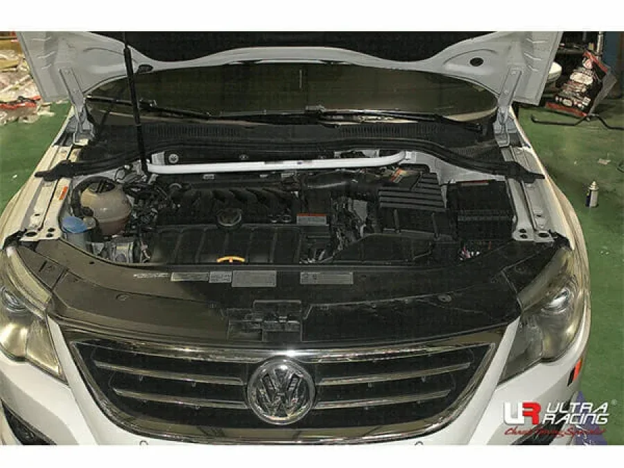 Ultra Racing Volkswagen Passat Cc R36 3.6 4WD 08-17 UltraRacing 2-Point Front Upper Strutbar(3247, référence URKR-TW2-3247