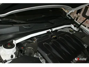 Ultra Racing Chevrolet Impala 2.5/3.6 2WD 14+ UltraRacing 2-Point Front Upper Strutbar(3311A, référence URKR-TW2-3311A
