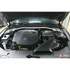 Ultra Racing Hyundai Grandeur (IG) 2.4/3.0 GDI 2WD 18+ UltraRacing 2-Point Front Upper Strutbar(3763), référence URKR-TW2-3763