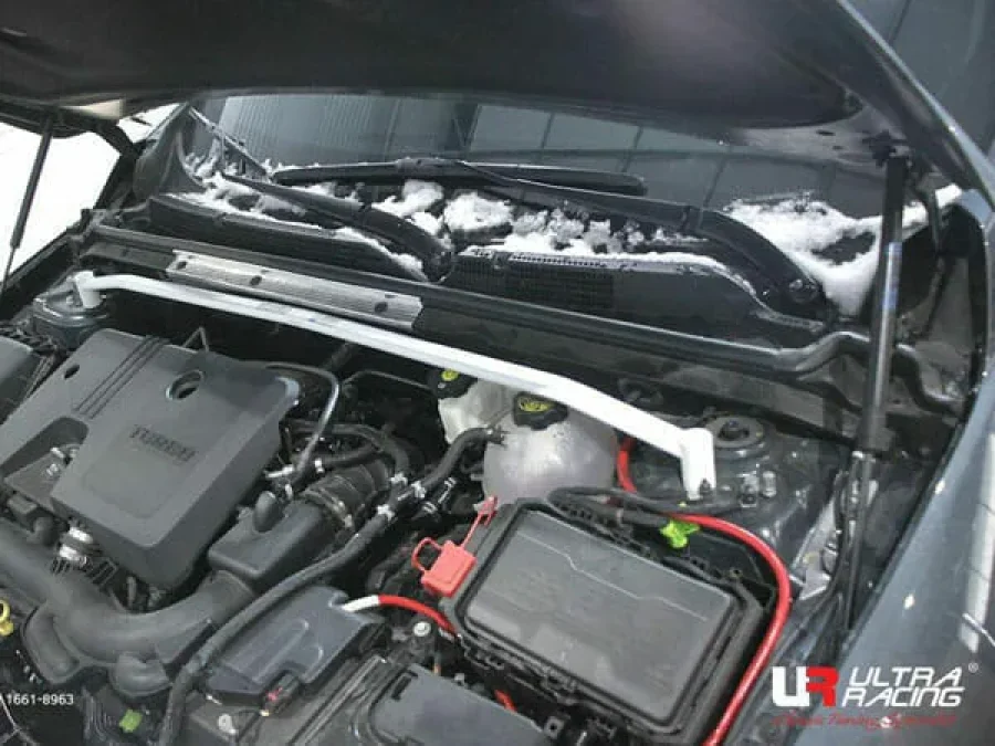 Ultra Racing Chevrolet Malibu 2.0T 2WD Hybrid FL 19+ UltraRacing 2-Point Front Upper Strutbar(4145), référence URKR-TW2-4145