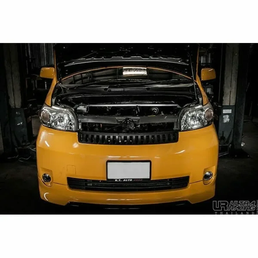 Ultra Racing Toyota Porte (AP10) 1.5 2WD 04-12 UltraRacing 2-Point Front Upper Strutbar (2819), référence URTH-TW2-2819