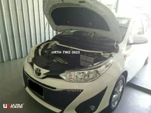 Ultra Racing Toyota Yaris Ativ (XP150) 1.5 2WD Thailand Imported 17+ UltraRacing 2-Point Front Upper Strutbar (3823), référence URTH-TW2-3823