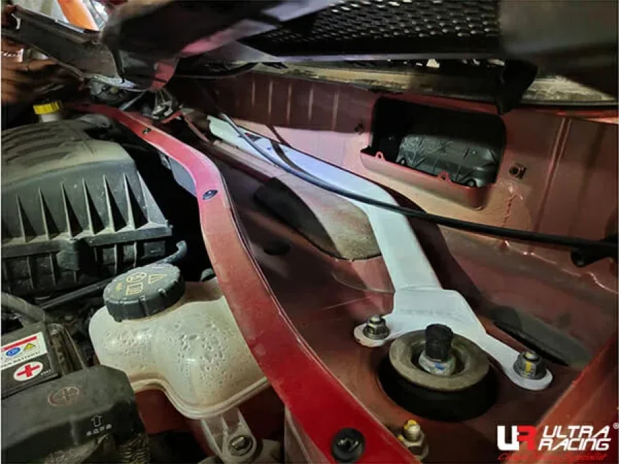 Ultra Racing MG ZS (SUV) 1.5 2WD Thailand Assembly 17+ UltraRacing 2-Point Front Upper Strutbar (4070), référence URTH-TW2-4070