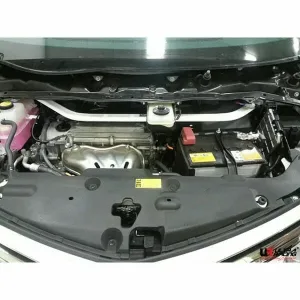 Ultra Racing Toyota Previa (XR50) 2.4/3.5 2WD LHD 06-16 UltraRacing 2-Point Front Upper Strutbar (2869), référence URTW-TW2-2869
