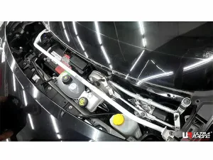 Ultra Racing Smart Fortwo (W453) 900-M281 2WD LHD 14+ UltraRacing 2-Point Front Upper Strutbar (3424), référence URTW-TW2-3424