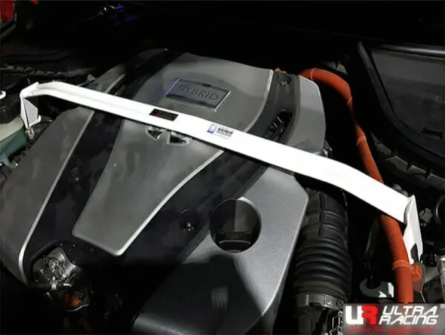 Ultra Racing Infiniti Q50 (V37) 3.5 2WD Hybrid 14+ UltraRacing 2-Point Front Upper Strutbar (3711), référence URTW-TW2-3711