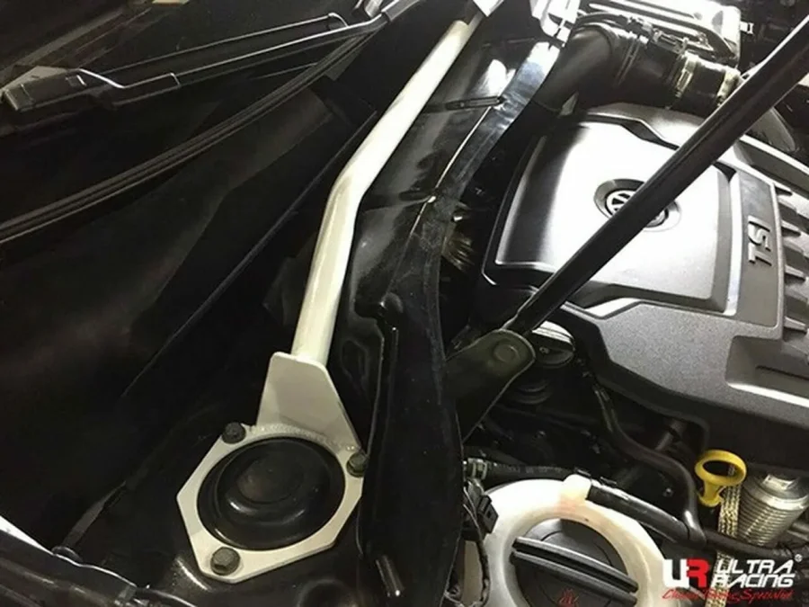 Ultra Racing Volkswagen Tiguan (AD/BW) 1.4 TSI 2WD/4WD 16+/Tiguan 2.0 TSI 4WD 16+ UltraRacing 2-Point Front Upper Strutbar (3863), référence URTW-TW2-3863