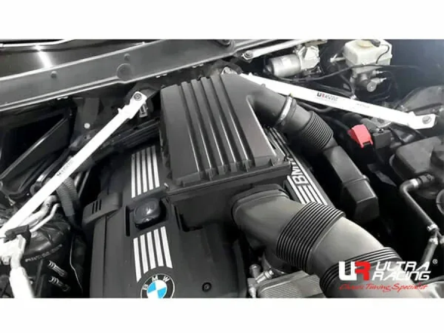 Ultra Racing BMW E70 (X5) 3.5 10-13/E71 X6 3.0TT 08-14 4WD UltraRacing 4P Front Upper Strutbar (639P), référence URTW-TW4-2639P