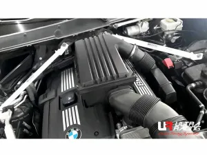 Ultra Racing BMW E70 (X5) 3.5 10-13/E71 X6 3.0TT 08-14 4WD UltraRacing 4P Front Upper Strutbar (639P), référence URTW-TW4-2639P