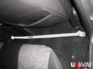 Ultra Racing Mitsubishi Storm L200 3.0 4WD 96-06 UltraRacing 2-Point Room Bar (2600), référence RO2-2600