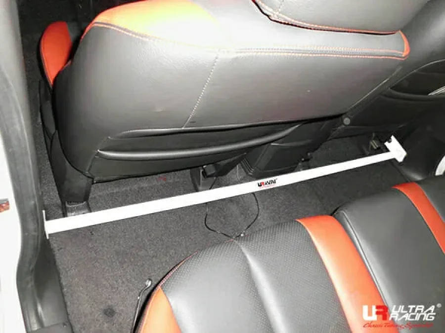 Ultra Racing Chevrolet Colorado (RG) 2.8D 11+/Isuzu D-Max 3.0D 12+ 4WD UltraRacing 2-Point Room Bar (2868), référence RO2-2868