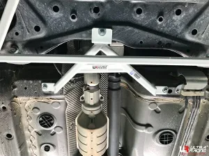 Ultra Racing Mitsubishi ASX 2.0 2WD/4WD 13+ UltraRacing 3-Point Mid Lower Brace (3386), référence ML3-3386
