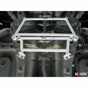Ultra Racing Roewe 350 1.5 2WD 10-15 UltraRacing 4-Point Mid Lower Brace (1810), référence ML4-1810