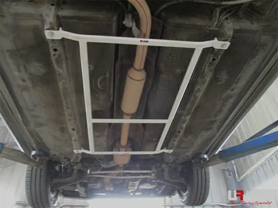Ultra Racing Proton Perdana 2.0 2WD 95-10 UltraRacing 4-Point Mid Lower Brace (253), référence ML4-253