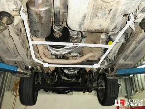 Ultra Racing Land Rover Range Rover (LP) (P38A) 4.6 V8 4WD 94-01 UltraRacing 4-Point Mid Lower Brace (2583), référence ML4-2583