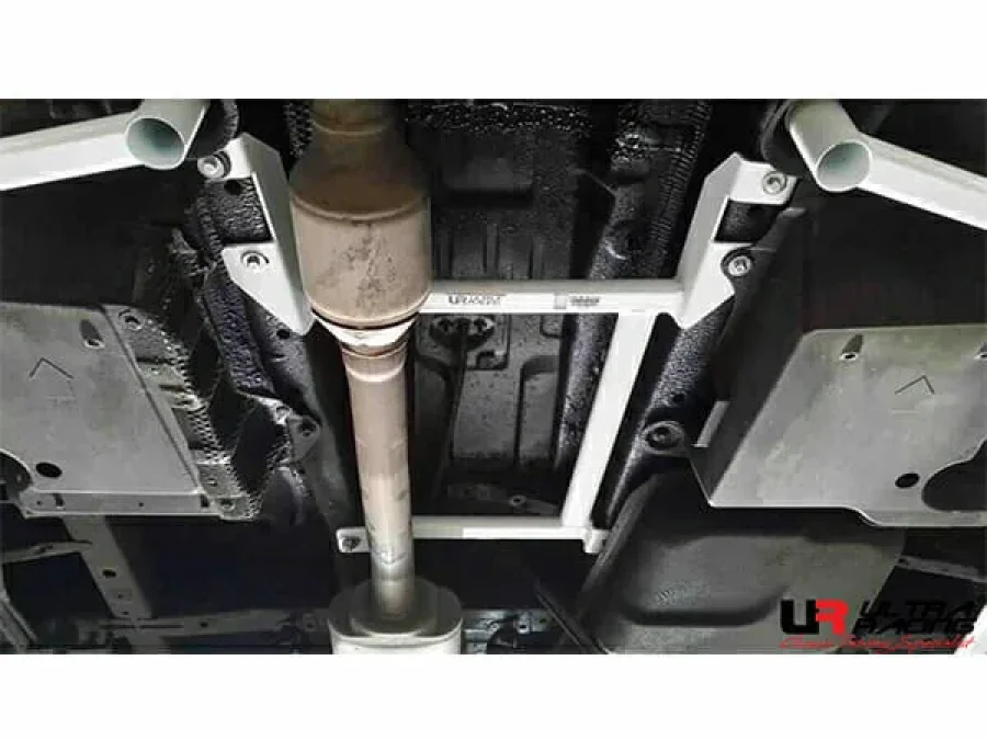 Ultra Racing Toyota Estima (XR50) 2.4 2WD 06+ UltraRacing 4-Point Mid Lower Brace (3324), référence ML4-3324