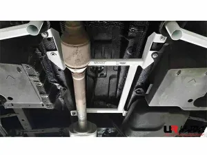 Ultra Racing Toyota Estima (XR50) 2.4 2WD 06+ UltraRacing 4-Point Mid Lower Brace (3324), référence ML4-3324