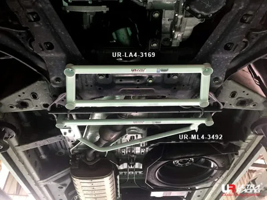 Ultra Racing Nissan Serena (C26/C27) 2.0 2WD 10+ UltraRacing 4-Point Mid Lower Brace (3492), référence ML4-3492