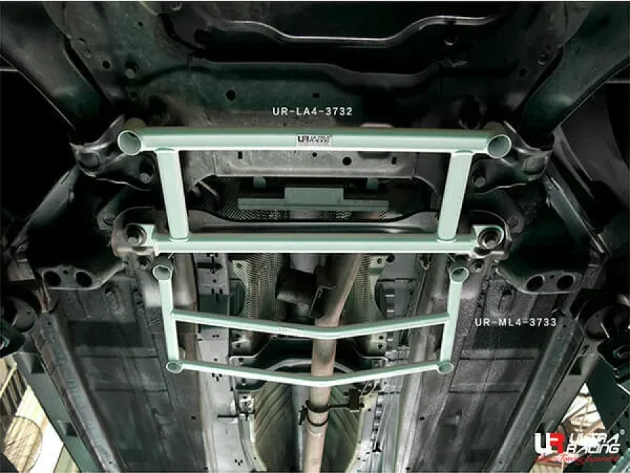 Ultra Racing Land Rover Freelander 2 (L359) 2.2D 2WD 06-14 UltraRacing 4-Point Mid Lower Brace (3733), référence ML4-3733