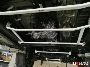 Ultra Racing Toyota Hilux Revo (AN120) 2.4D/2.8D 4WD 15+ UltraRacing 4-Point Mid Lower Brace (3947), référence ML4-3947