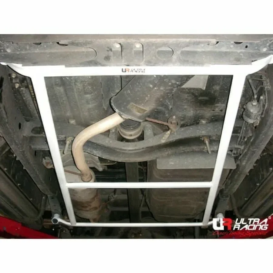 Ultra Racing Toyota Unser (KF70) 1.8 2WD 97-00 UltraRacing 4-Point Mid Lower Brace (398), référence ML4-398