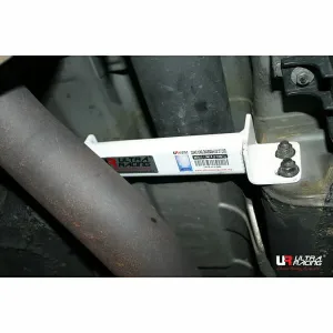 Ultra Racing Ssangyong Chairman Cm 2.8/3.6 2WD 97-11 UltraRacing 2-Point Mid Lower Brace (2269), référence URKR-ML2-2269