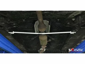 Ultra Racing Toyota Camry XV40 2.4 07-11/XV50 2.5 12-17 2WD UltraRacing 2-Point Mid Lower Brace (2557), référence URKR-ML2-2557
