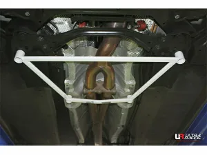 Ultra Racing Volvo XC60 T6R 3.0 4WD FL 10-17 UltraRacing 4-Point Mid Lower Brace (3230), référence URKR-ML4-3230