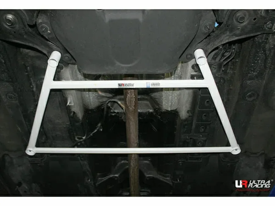Ultra Racing Hyundai Tucson (TL) 1.7D/2.0D 2WD 16-21 UltraRacing 4-Point Mid Lower Brace (3237), référence URKR-ML4-3237