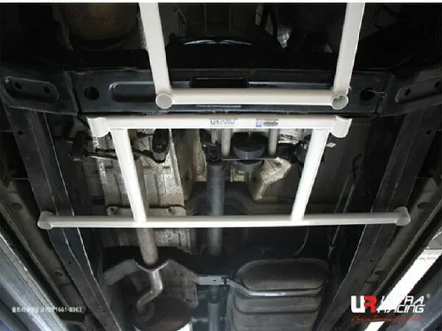 Ultra Racing Ssangyong Rexton Sports (Q200) 2.2D 2WD/4WD 18+ UltraRacing 4-Point Mid Lower Brace (4131), référence URKR-ML4-4131