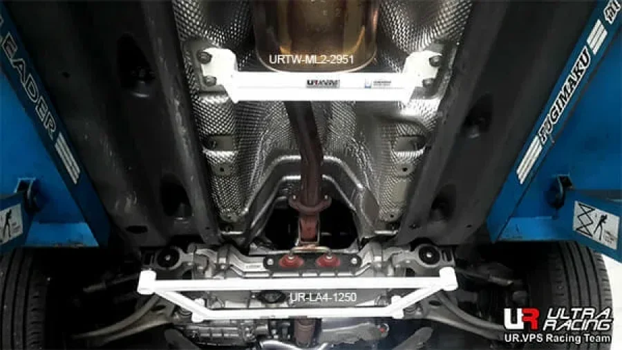 Ultra Racing Volkswagen Sharan (TYP 7N) 2.0 TDI 10+ UltraRacing 2-Point Mid Lower Brace (2951), référence URTW-ML2-2951