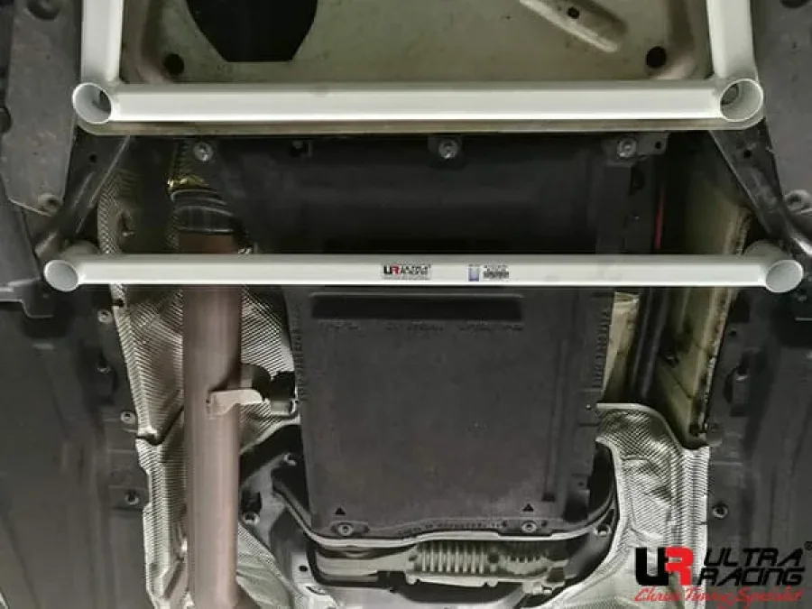 Ultra Racing BMW F15 (X5-M50D) 2.5/3.0D/3.5 TT 14-18/X6 3.0TT 15-19 4WD UltraRacing 2-Point Mid Lower Brace (3409), référence URTW-ML2-3409