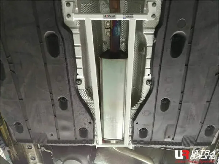 Ultra Racing Skoda Octavia (MK3/TYP 5E) 2.0TSI 2WD 12+ UltraRacing 4-Point Mid Lower Brace (3105), référence URTW-ML4-3105