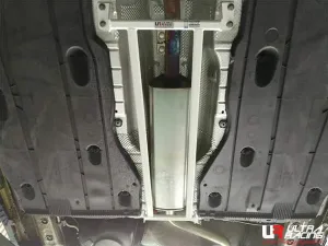 Ultra Racing Skoda Octavia (MK3/TYP 5E) 2.0TSI 2WD 12+ UltraRacing 4-Point Mid Lower Brace (3105), référence URTW-ML4-3105