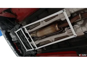 Ultra Racing Peugeot 3008 (P84)1.6 16+/Peugeot 5008 2.0D 17+ 2WD UltraRacing 4-Point Mid Lower Brace (4019), référence URTW-ML4-4019