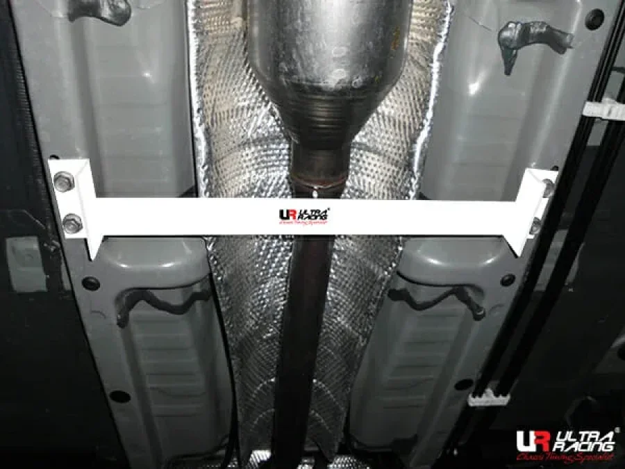 Ultra Racing Scion TC (AT20) 2.5 11-14/Scion TC FL 2.5 14-16/Scion XB 1.5 08-15 2WD UltraRacing 2-Point Mid Lower Brace (2354), référence URUS-ML2-2354