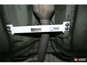 Ultra Racing Scion TC (AT10) 2.4 2WD 05-10 UltraRacing 2-Point Mid Lower Brace (2466), référence URUS-ML2-2466