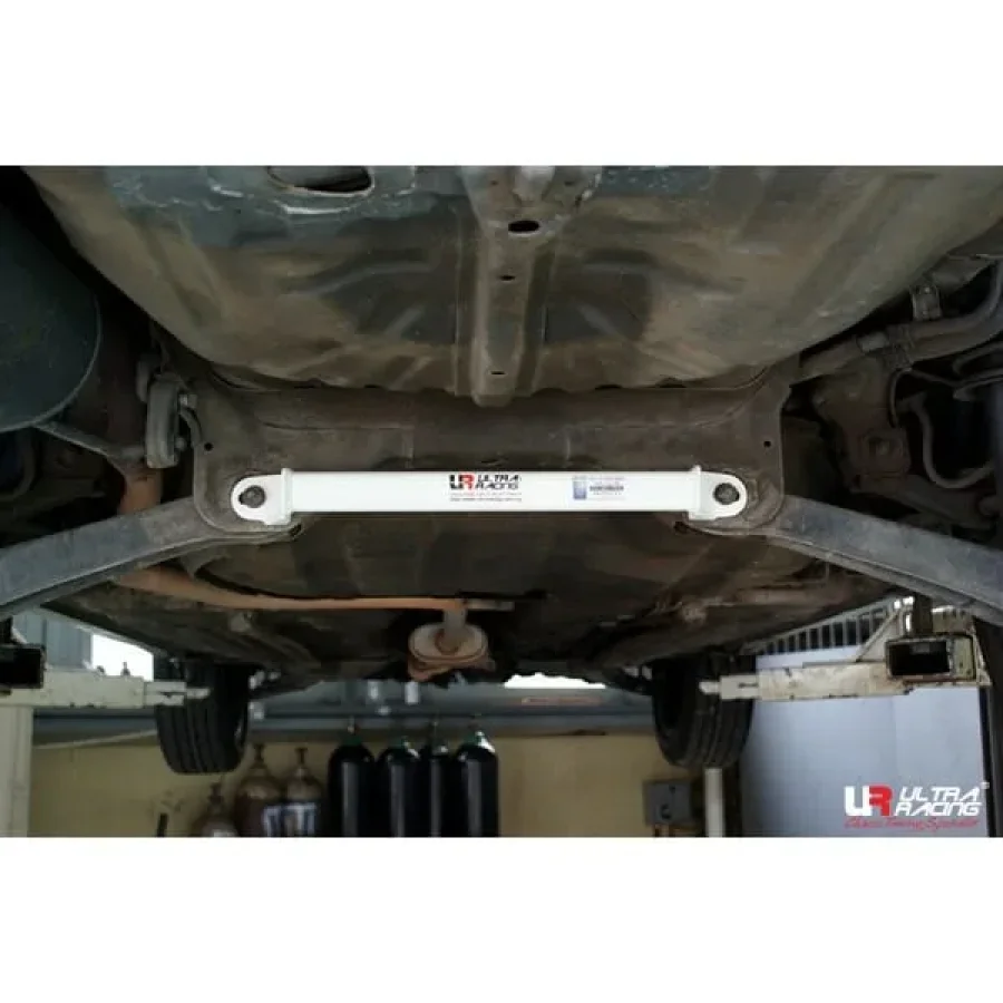 Ultra Racing Proton Gen 2 1.6  04-12/Persona 1.6 07-16/Putra 1.8 96-04/Satria 1.3 94-05/Waja 1.6 00-11 2WD UltraRacing 2-Point Rear Lower Bar (1276), référence RL2-1276