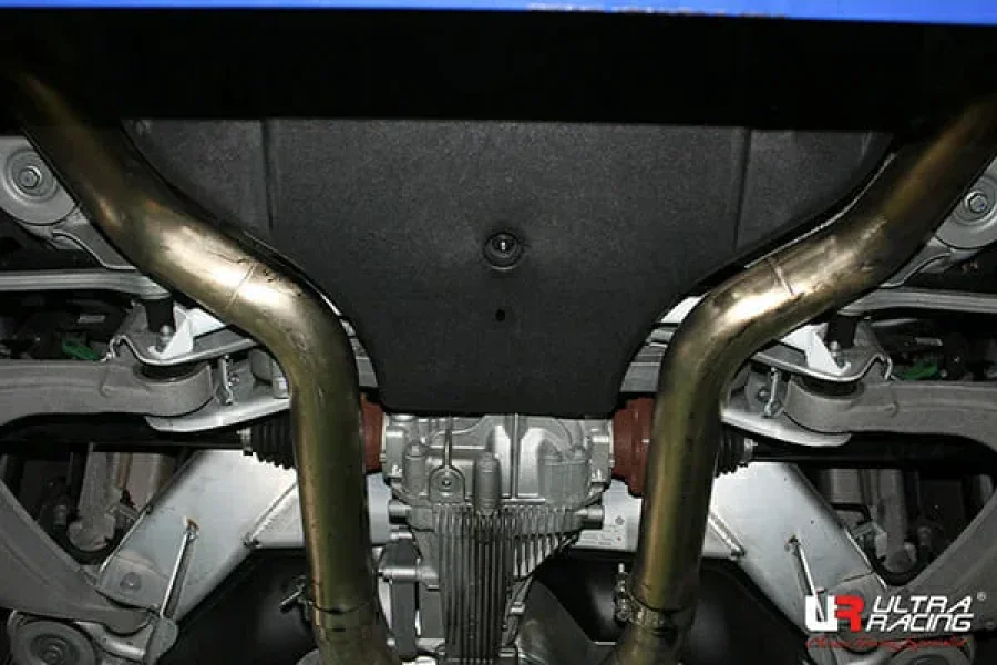 Ultra Racing Bentley Continental SS 6.0-W12 4WD Coupe 09-11 UltraRacing 2-Point Rear Lower Bar (2140), référence RL2-2140