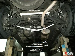 Ultra Racing Ssangyong Rodius/Stavic 2.7D 4WD 04-12 UltraRacing 2-Point Rear Lower Bar (2604), référence RL2-2604