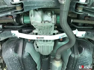 Ultra Racing Mitsubishi ASX 2.0 4WD 10+ UltraRacing 2-Point Rear Lower Bar (3388), référence RL2-3388