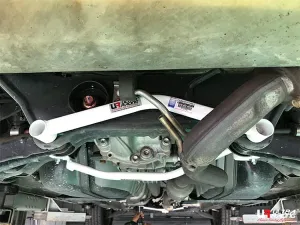 Ultra Racing Mitsubishi ASX 2.0 4WD 10+ UltraRacing 2-Point Rear Lower Bar (3389), référence RL2-3389