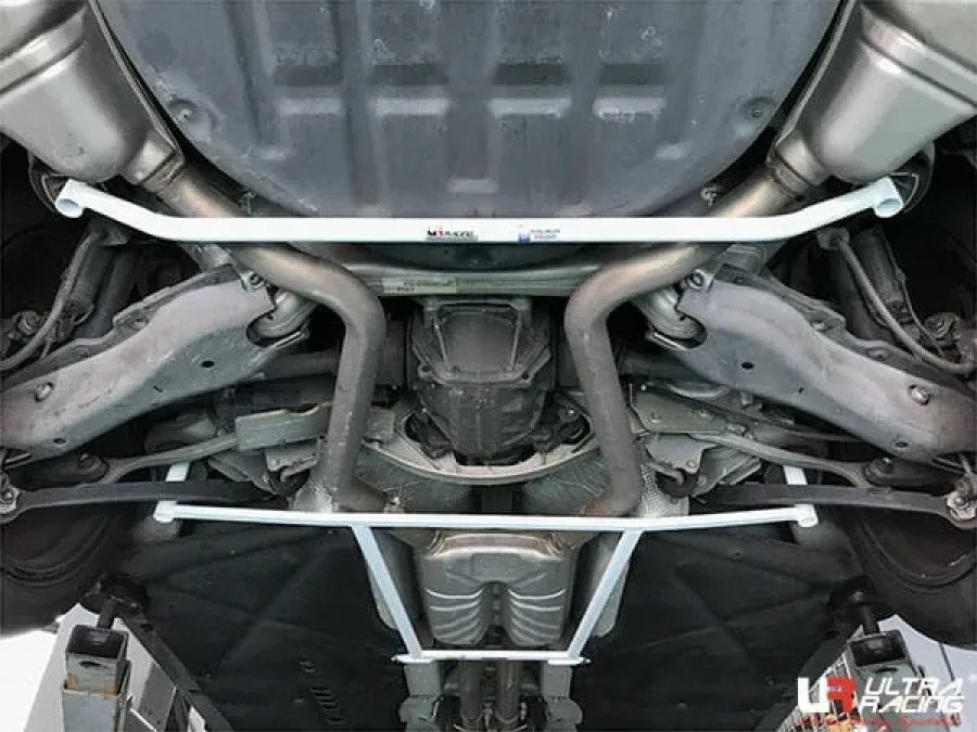 Ultra Racing Mercedes W221 S350 3.5 V6 2WD 05-13 UltraRacing 2-Point Rear Lower Bar (3405), référence RL2-3405