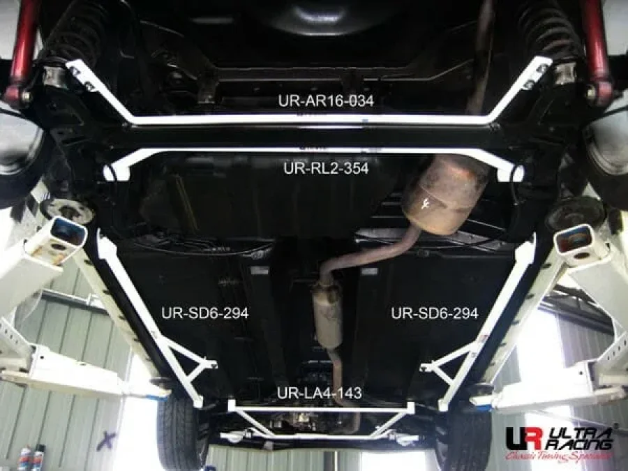 Ultra Racing Perodua Myvi (M300) 1.0/1.3 2WD 05-11/Myvi (M600) 1.3/1.5 11-17 UltraRacing 2-Point Rear Lower Bar (354), référence RL2-354