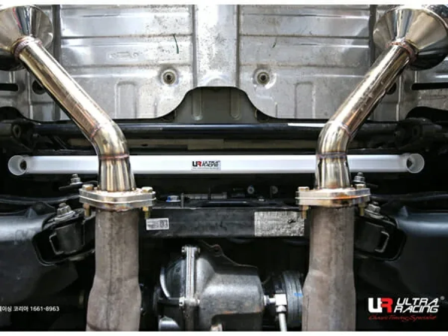 Ultra Racing Chevrolet Camaro (SS) 6.2 V8 2WD 16+ UltraRacing 2-Point Rear Lower Bar (3812), référence RL2-3812